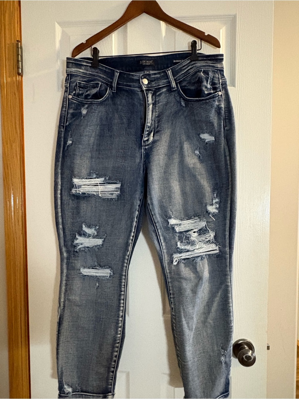 Judy Blue Distressed boyfriend fit Jeans - Dark Blue Wash